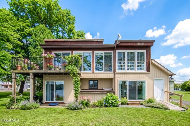 31 Riverside Avenue, Rensselaer, NY 12144