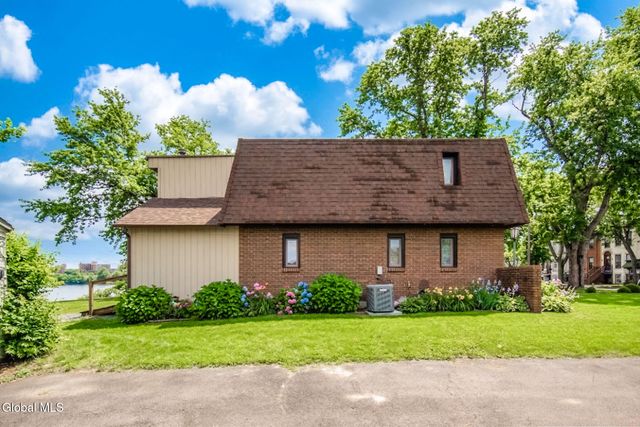 31 Riverside Avenue, Rensselaer, NY 12144