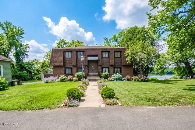 31 Riverside Avenue, Rensselaer, NY 12144