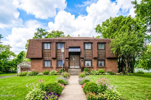 31 Riverside Avenue, Rensselaer, NY 12144