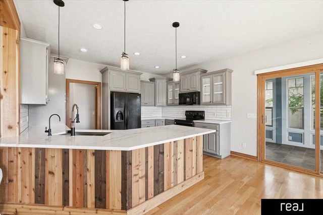 10620 S 213 Street, Gretna, NE 68028