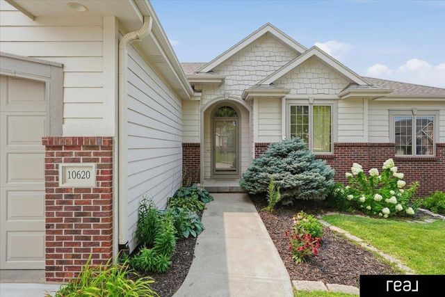 10620 S 213 Street, Gretna, NE 68028