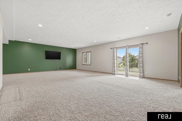 10620 S 213 Street, Gretna, NE 68028