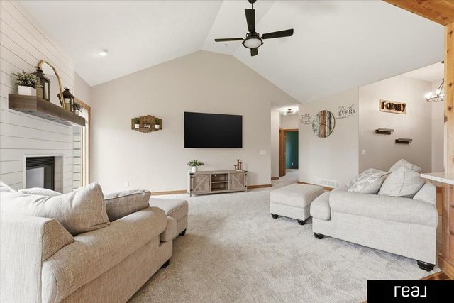 10620 S 213 Street, Gretna, NE 68028