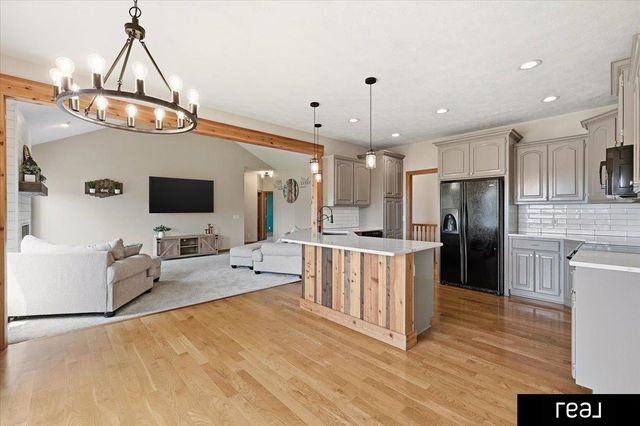 10620 S 213 Street, Gretna, NE 68028