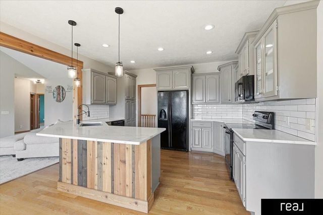 10620 S 213 Street, Gretna, NE 68028