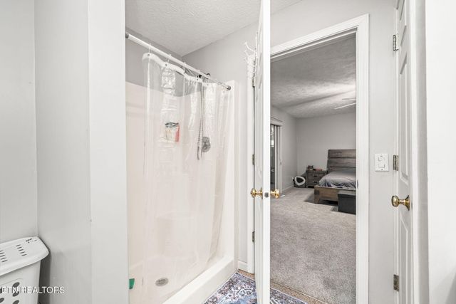 614 W Creston Rd, Crossville, TN 38571