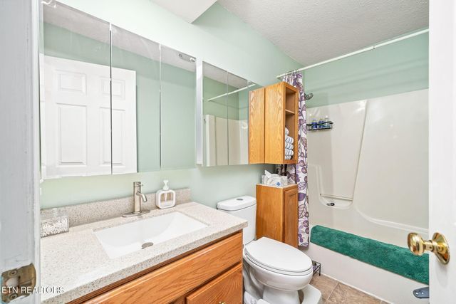 614 W Creston Rd, Crossville, TN 38571