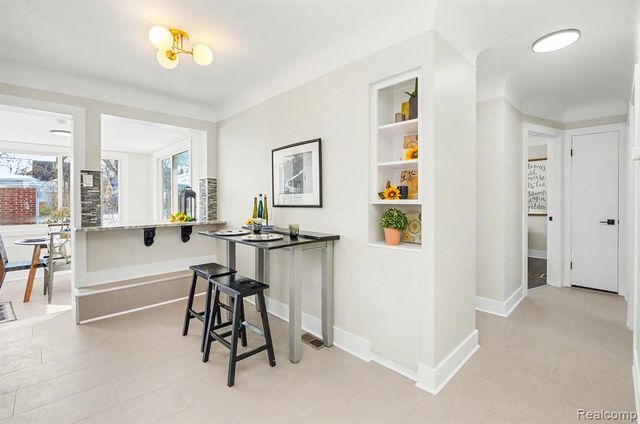 15164 Deerfield Avenue, Eastpointe, MI 48021