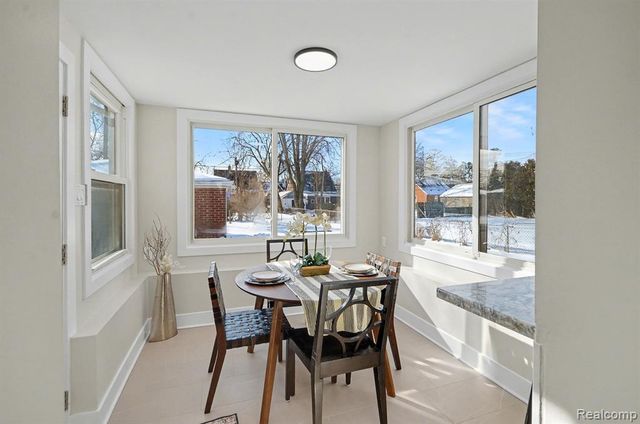 15164 Deerfield Avenue, Eastpointe, MI 48021