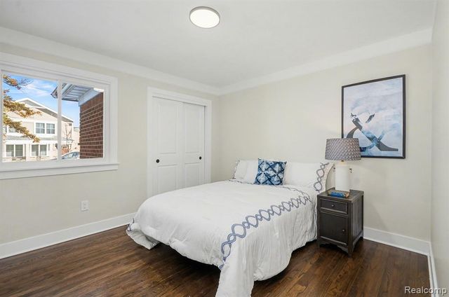 15164 Deerfield Avenue, Eastpointe, MI 48021