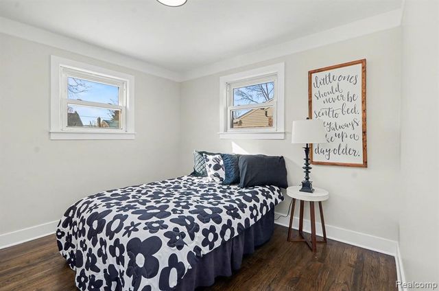 15164 Deerfield Avenue, Eastpointe, MI 48021