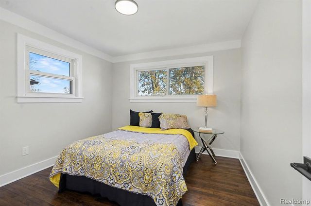 15164 Deerfield Avenue, Eastpointe, MI 48021