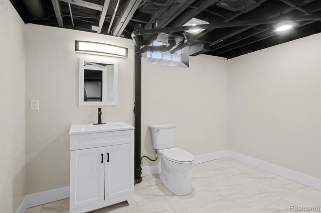 15164 Deerfield Avenue, Eastpointe, MI 48021