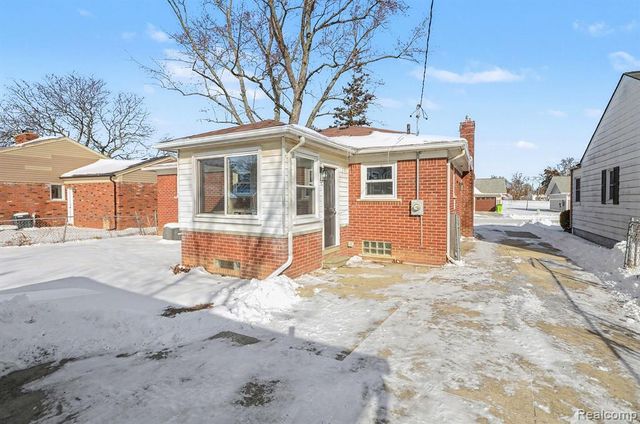 15164 Deerfield Avenue, Eastpointe, MI 48021