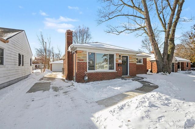 15164 Deerfield Avenue, Eastpointe, MI 48021