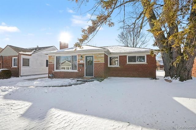 15164 Deerfield Avenue, Eastpointe, MI 48021