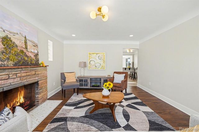 15164 Deerfield Avenue, Eastpointe, MI 48021