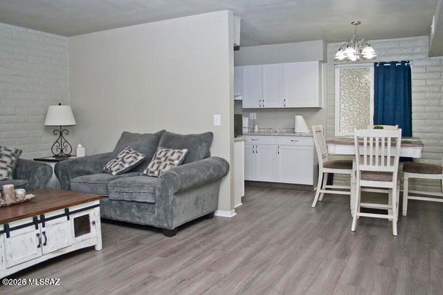 8450 E Old Spanish Trl Apt 130, Tucson, AZ 85710