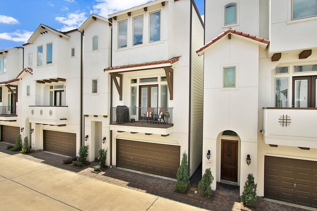 1221 Bonner Street, Houston, TX 77007