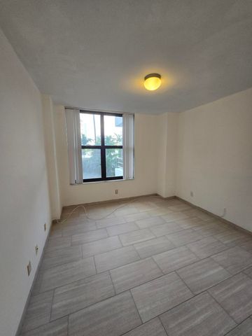 2500 Parkview Drive 412, Hallandale Beach, FL 33009
