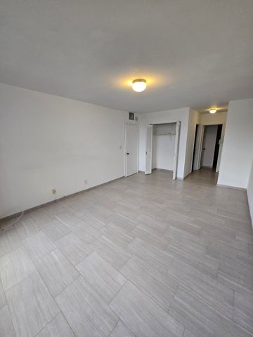 2500 Parkview Drive 412, Hallandale Beach, FL 33009