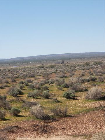 9 Pipeline Road, Boron, CA 93516