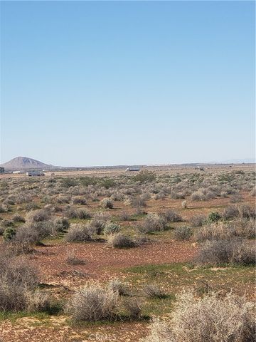 9 Pipeline Road, Boron, CA 93516