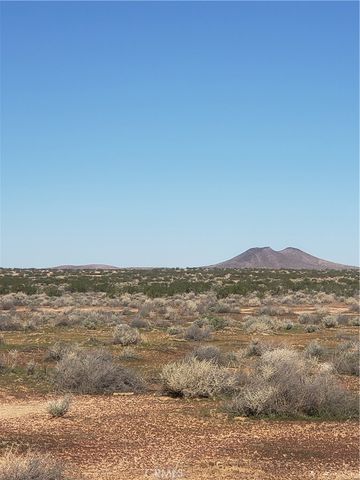 9 Pipeline Road, Boron, CA 93516