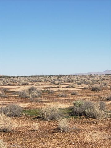 9 Pipeline Road, Boron, CA 93516