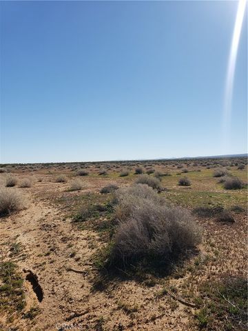 9 Pipeline Road, Boron, CA 93516