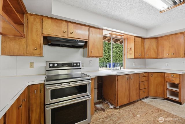 817 NE 10th St, North Bend, WA 98045