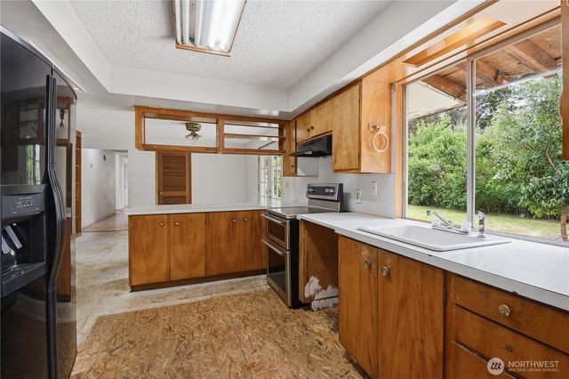 817 NE 10th St, North Bend, WA 98045