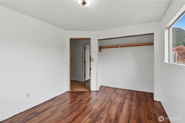 817 NE 10th St, North Bend, WA 98045