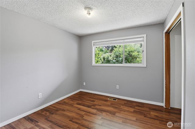 817 NE 10th St, North Bend, WA 98045