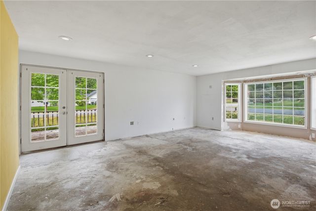 817 NE 10th St, North Bend, WA 98045