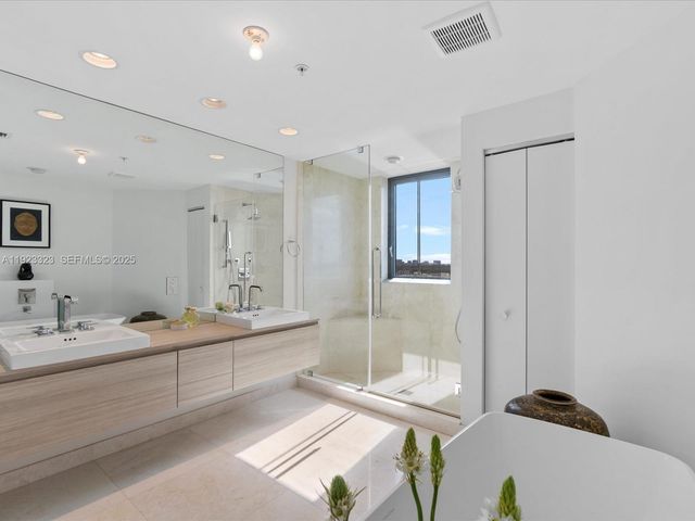 17111 Biscayne Boulevard 1104, North Miami Beach, FL 33160