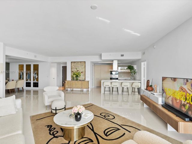 17111 Biscayne Boulevard 1104, North Miami Beach, FL 33160