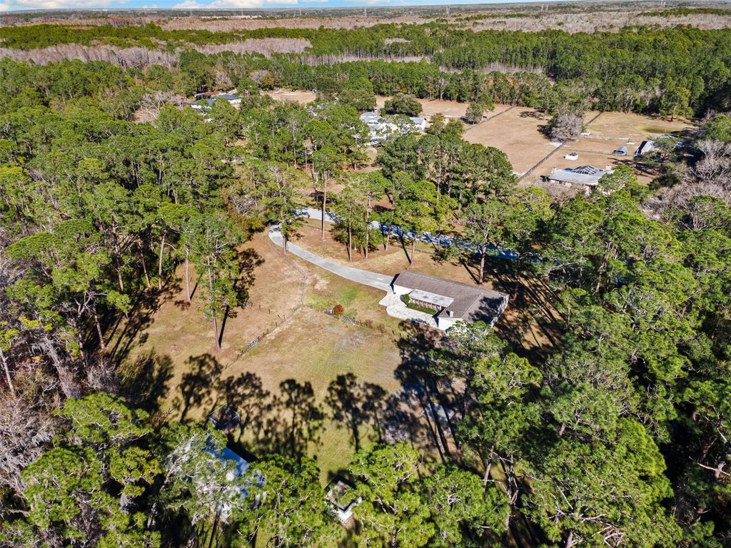 Image 56 of property listing at 1054 RANCH ROAD, Tarpon Springs, FL 34688