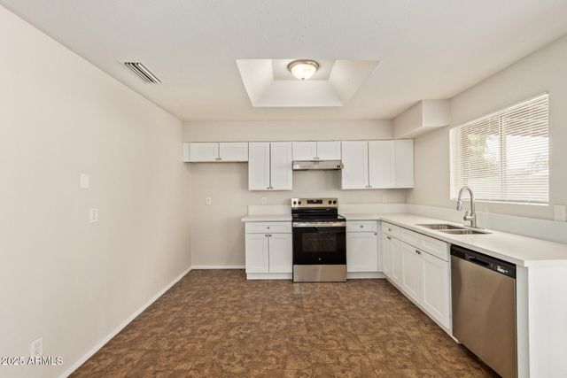 4344 E MICHELLE Drive, Phoenix, AZ 85032