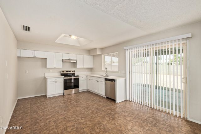 4344 E MICHELLE Drive, Phoenix, AZ 85032