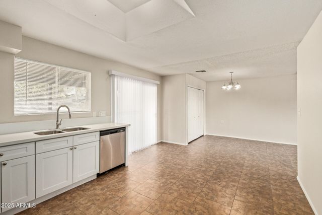 4344 E MICHELLE Drive, Phoenix, AZ 85032