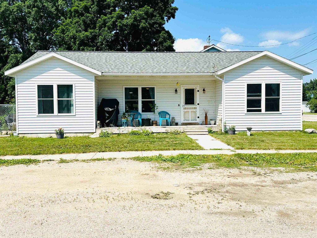 208 Russell Street, Lake City, MI 49651