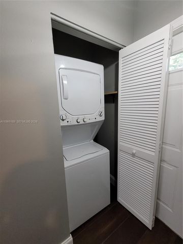 205 Mallory Ct 205, Weston, FL 33326