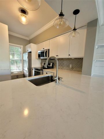 205 Mallory Ct 205, Weston, FL 33326