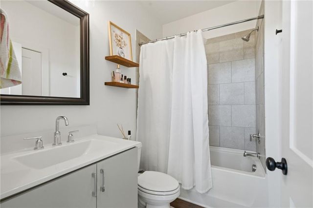 1242 Cushenberry Lane 10, Atlanta, GA 30318