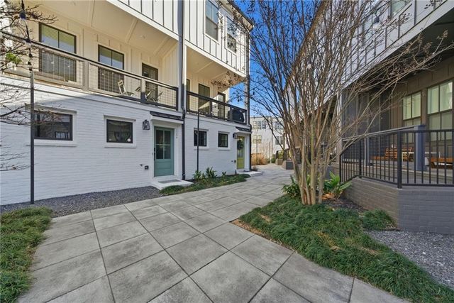 1242 Cushenberry Lane 10, Atlanta, GA 30318