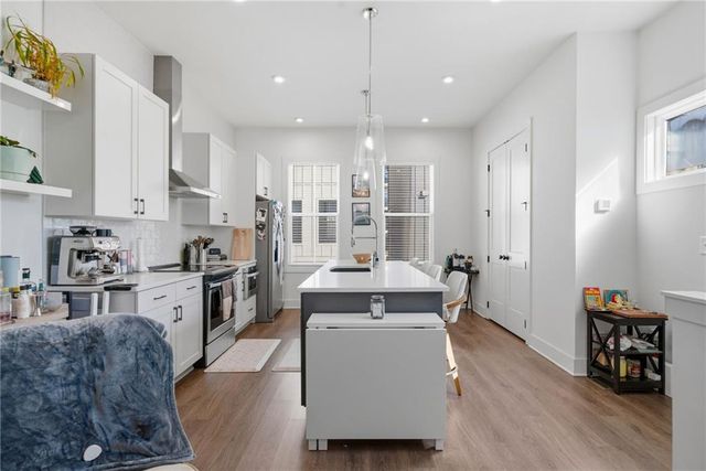 1242 Cushenberry Lane 10, Atlanta, GA 30318