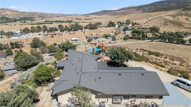 8734 Vientos, Leona Valley, CA 93551