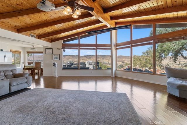 8734 Vientos, Leona Valley, CA 93551